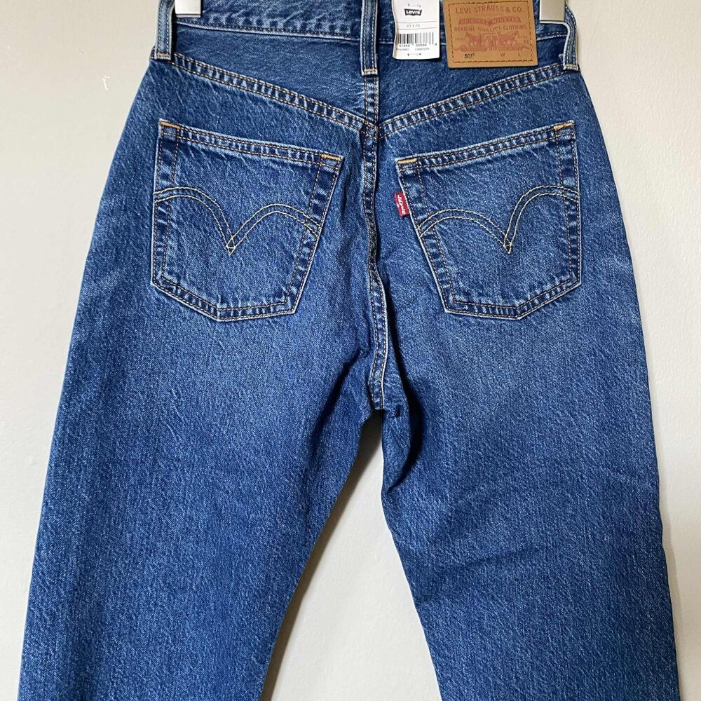 LEVI'S 501 Original Fit Cropped Lightweight Jeans (Size: 23x26) NWT - Picture 6 of 12
